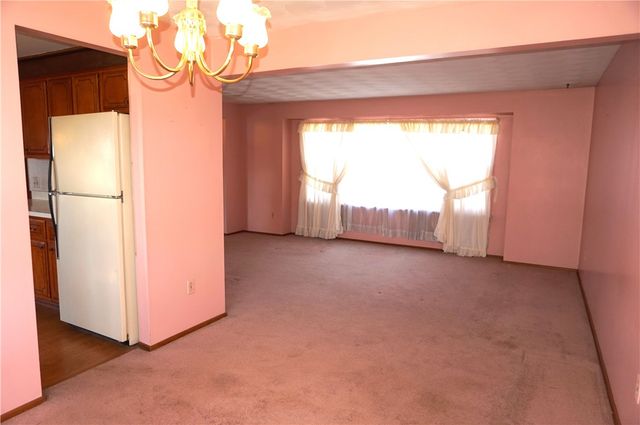 100 Rusty Lane, Greece, NY 14626