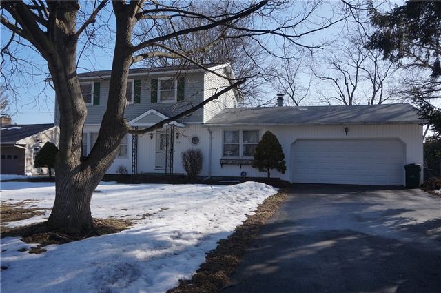 100 Rusty Lane, Greece, NY 14626