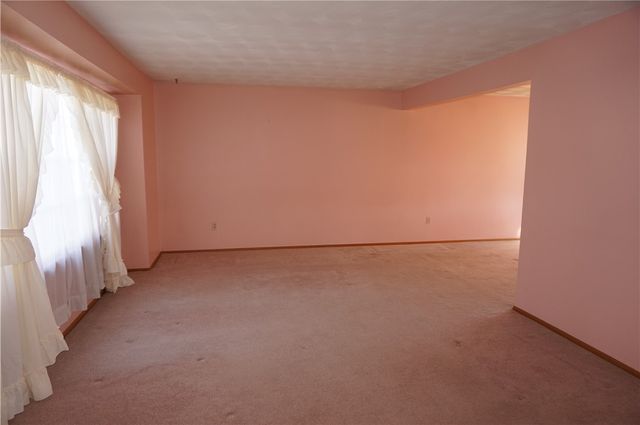 100 Rusty Lane, Greece, NY 14626