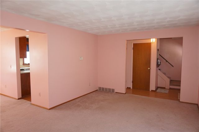 100 Rusty Lane, Greece, NY 14626