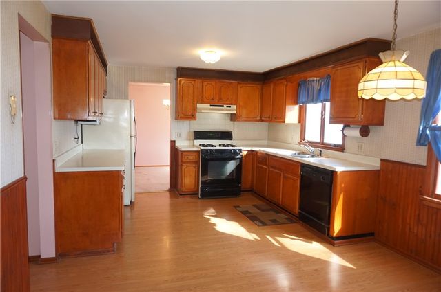 100 Rusty Lane, Greece, NY 14626