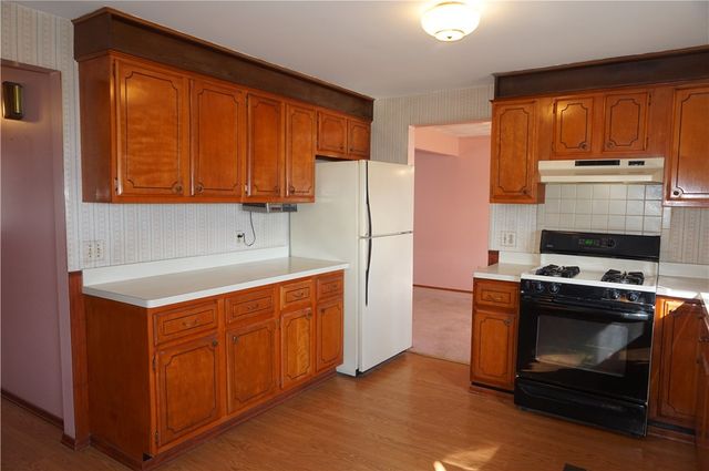 100 Rusty Lane, Greece, NY 14626