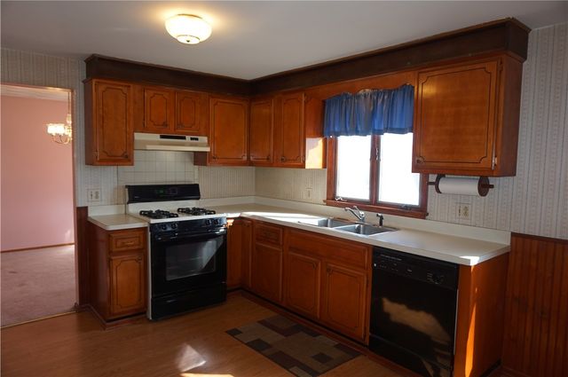 100 Rusty Lane, Greece, NY 14626