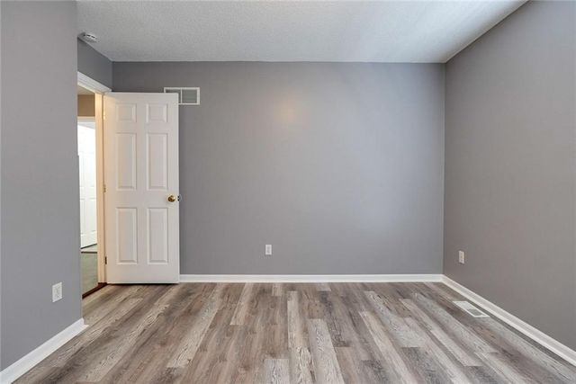 7024 N Winchester Avenue, Kansas City, MO 64119