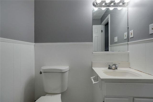 7024 N Winchester Avenue, Kansas City, MO 64119