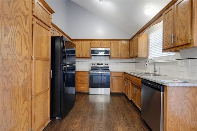 7024 N Winchester Avenue, Kansas City, MO 64119