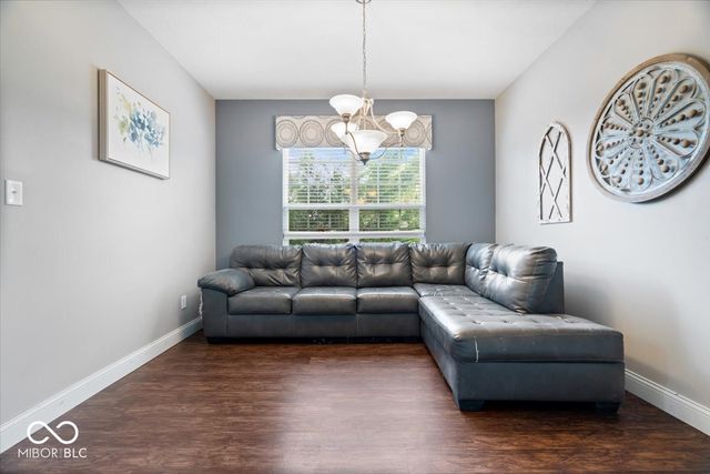 8702 N Autumnview Drive, Mccordsville, IN 46055