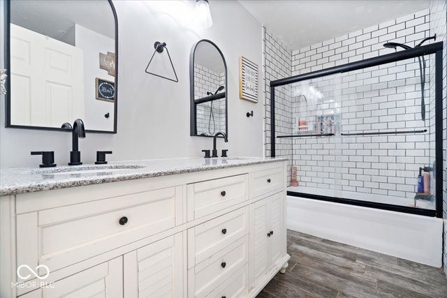 8702 N Autumnview Drive, Mccordsville, IN 46055