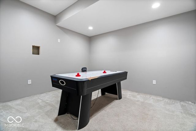 8702 N Autumnview Drive, Mccordsville, IN 46055