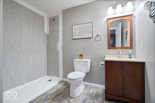 8702 N Autumnview Drive, Mccordsville, IN 46055
