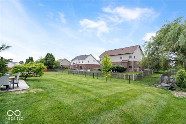 8702 N Autumnview Drive, Mccordsville, IN 46055