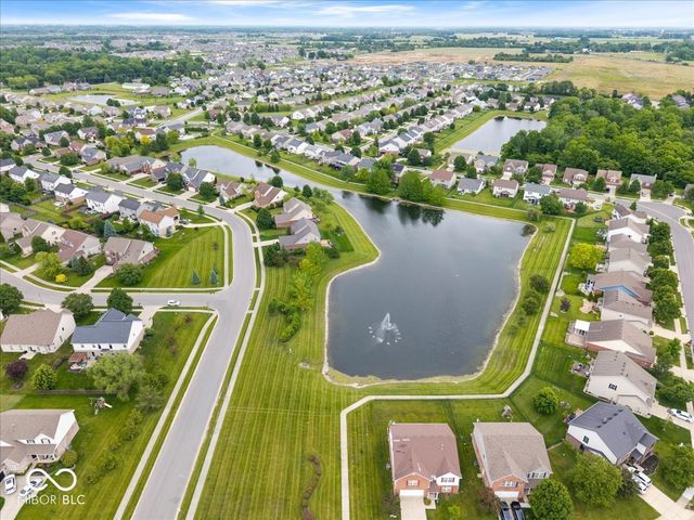8702 N Autumnview Drive, Mccordsville, IN 46055