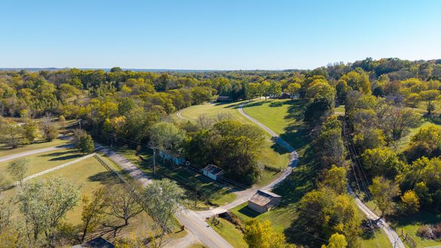 111 Patton Ln, Hendersonville, TN 37075