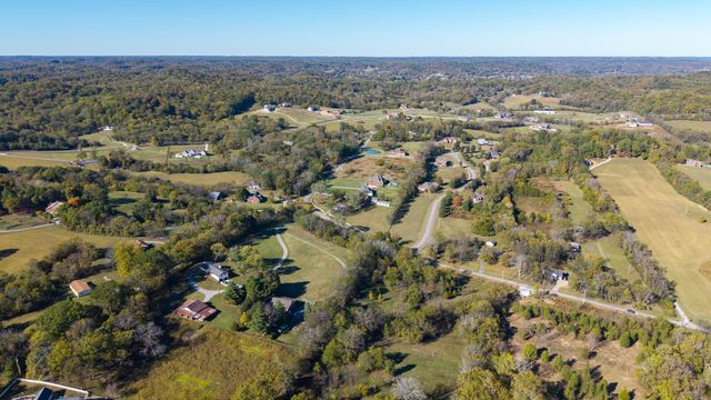 111 Patton Ln, Hendersonville, TN 37075