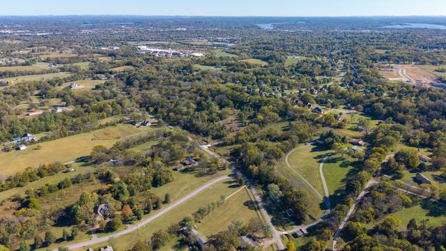 111 Patton Ln, Hendersonville, TN 37075