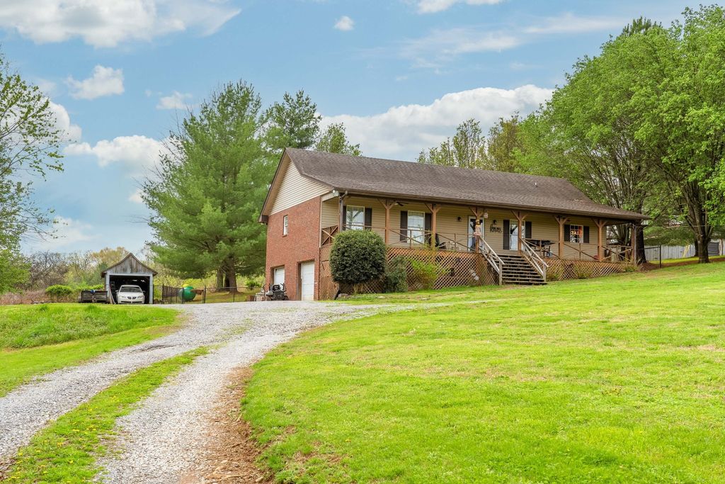 111 Patton Ln, Hendersonville, TN 37075