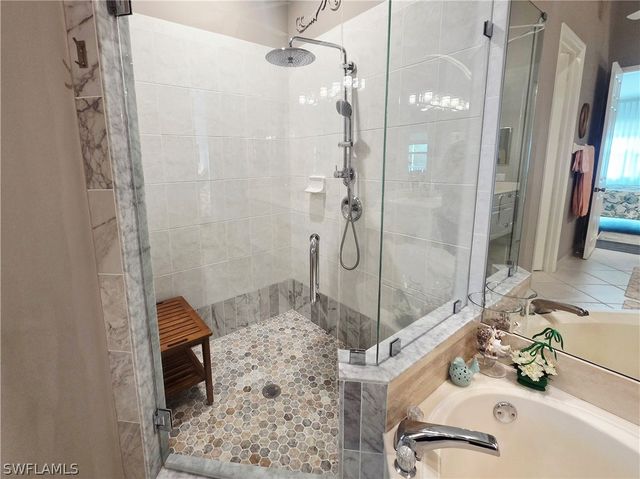 6775 Huntington Lakes CIR 202, Naples, FL 34119