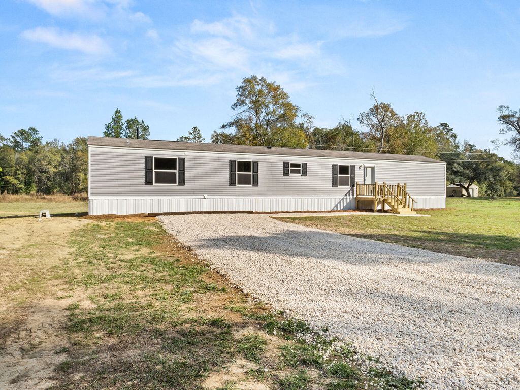 165 Henry Burnett Loop, Deridder, LA 70634