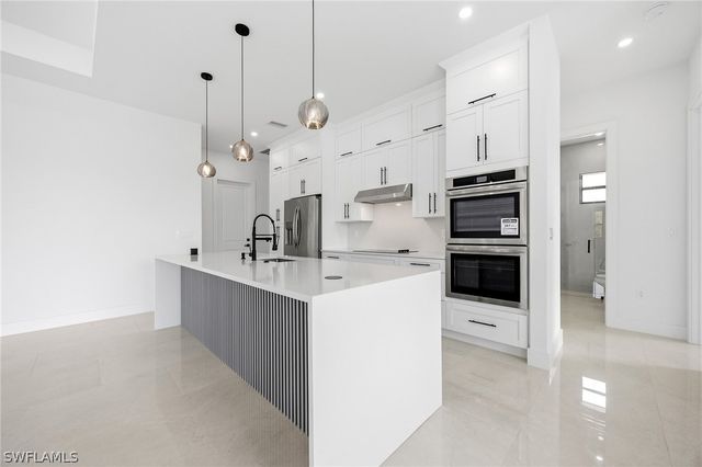 642 NW 28th TER, Cape Coral, FL 33993