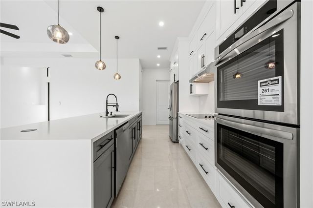 642 NW 28th TER, Cape Coral, FL 33993