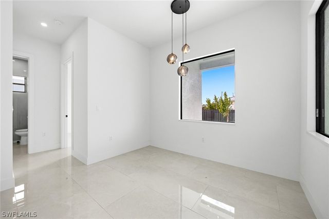 642 NW 28th TER, Cape Coral, FL 33993