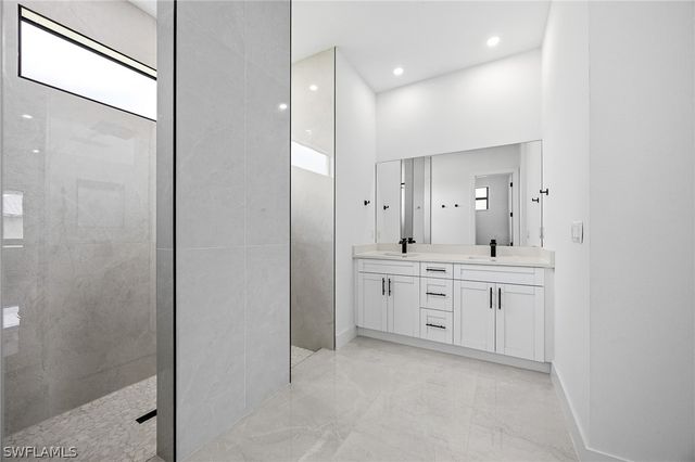 642 NW 28th TER, Cape Coral, FL 33993