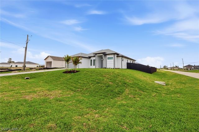 642 NW 28th TER, Cape Coral, FL 33993