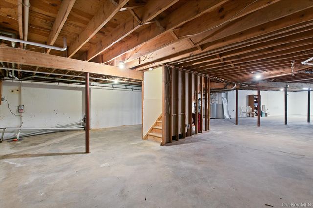 22 Franklin Drive, Mahopac, NY 10541