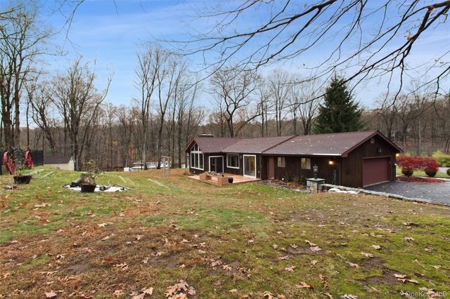 22 Franklin Drive, Mahopac, NY 10541