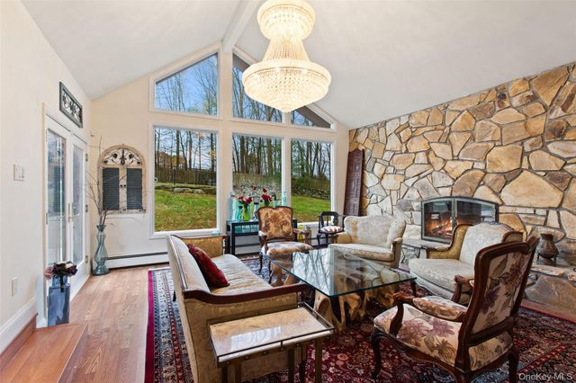 22 Franklin Drive, Mahopac, NY 10541