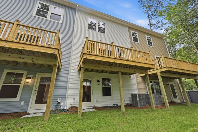 130 Fernbank Road Court, Johns Island, SC 29455