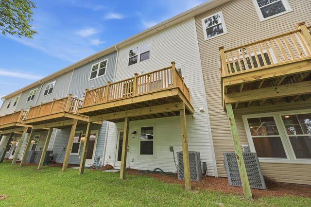 130 Fernbank Road Court, Johns Island, SC 29455