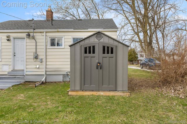 6327 Hunt Street, Romulus, MI 48174