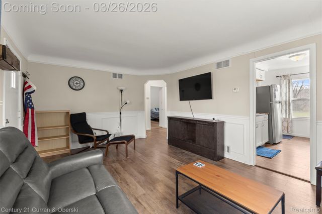 6327 Hunt Street, Romulus, MI 48174