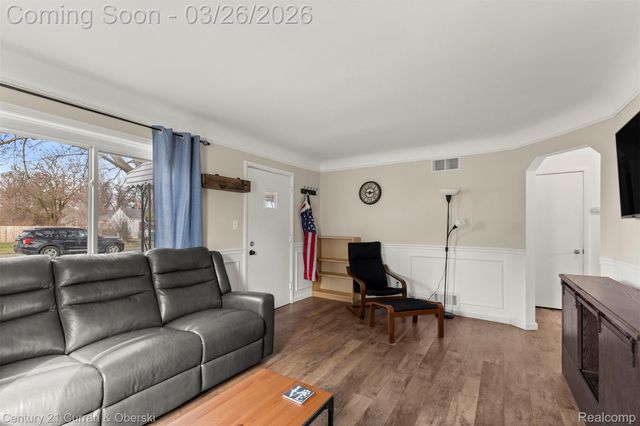 6327 Hunt Street, Romulus, MI 48174