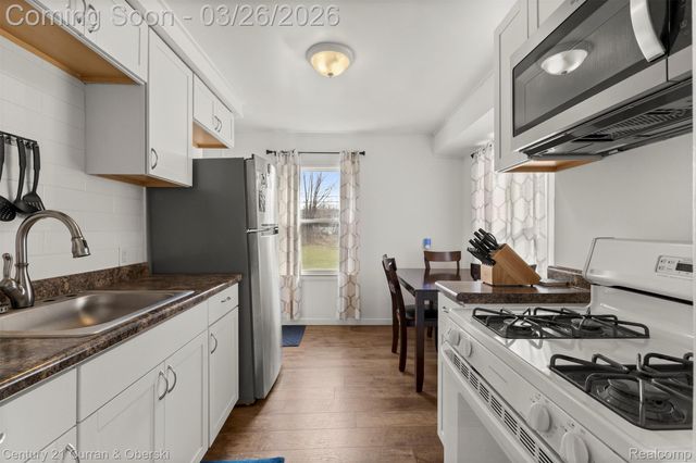 6327 Hunt Street, Romulus, MI 48174