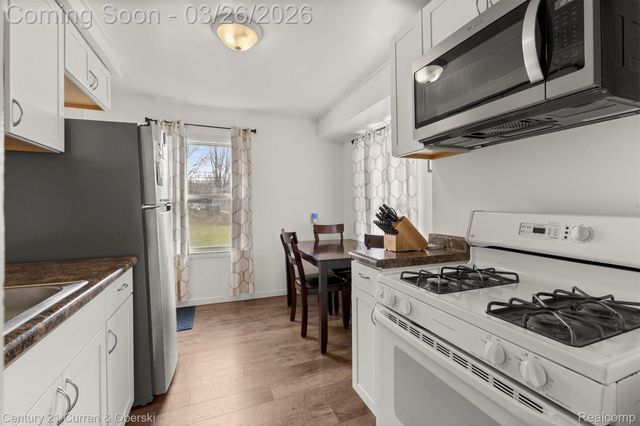 6327 Hunt Street, Romulus, MI 48174