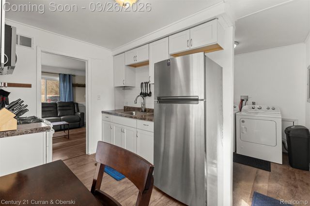 6327 Hunt Street, Romulus, MI 48174