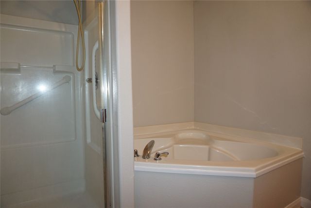 10037 Quail Glen Drive, Fort Worth, TX 76140