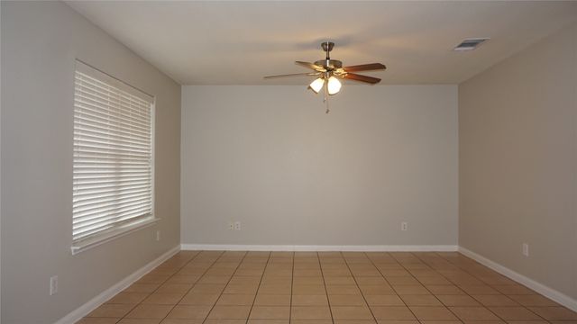 10037 Quail Glen Drive, Fort Worth, TX 76140