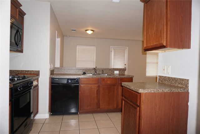10037 Quail Glen Drive, Fort Worth, TX 76140