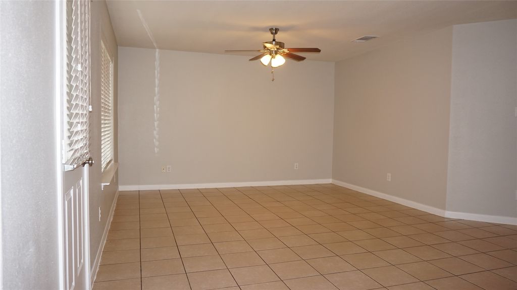 10037 Quail Glen Drive, Fort Worth, TX 76140