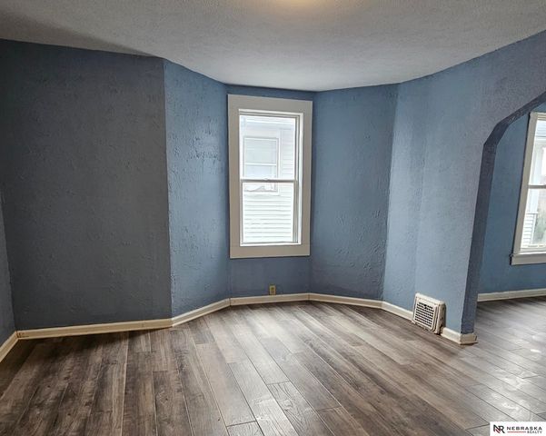 1725 S 28th Street, Omaha, NE 68105