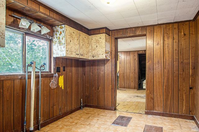 745 E 18Th Street, Mishawaka, IN 46544