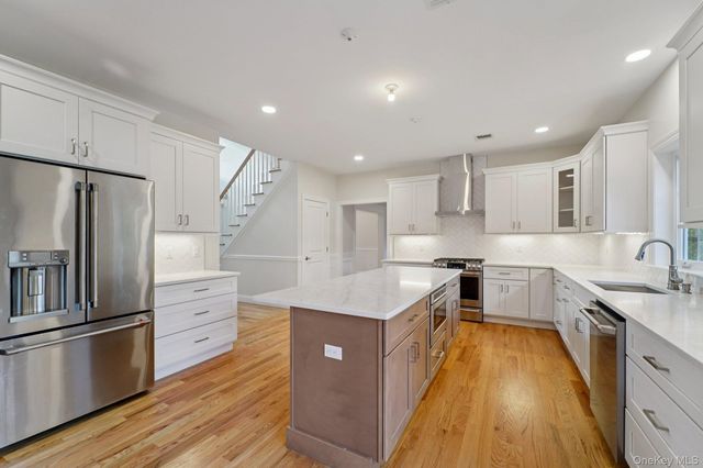 255 Congers Road, New City, NY 10956