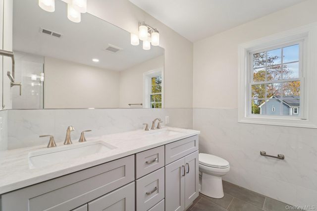 255 Congers Road, New City, NY 10956