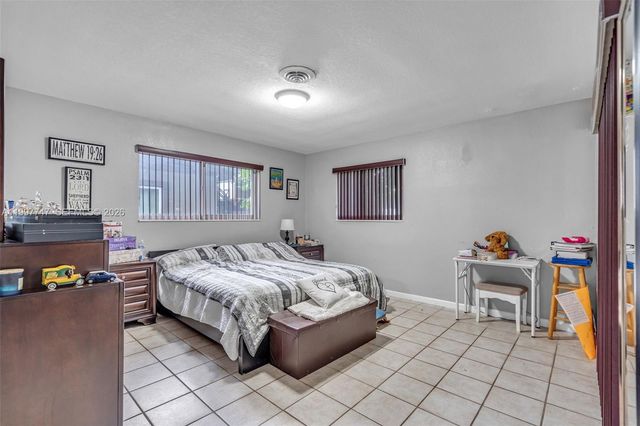 17930 NE 6th Ave, North Miami Beach, FL 33162