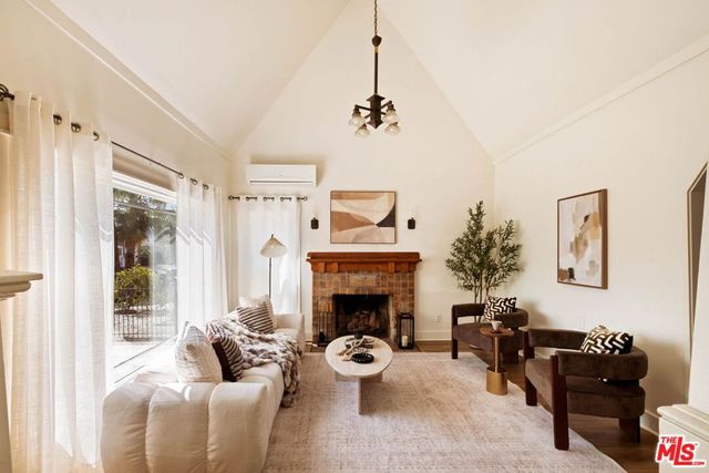 629 N Citrus Avenue, Los Angeles, CA 90036