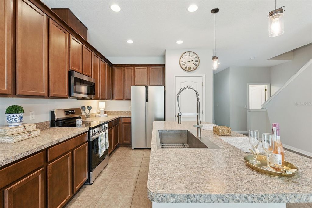 Image 7 of property listing at 2646 RIVER LANDING DRIVE, Sanford, FL 32771