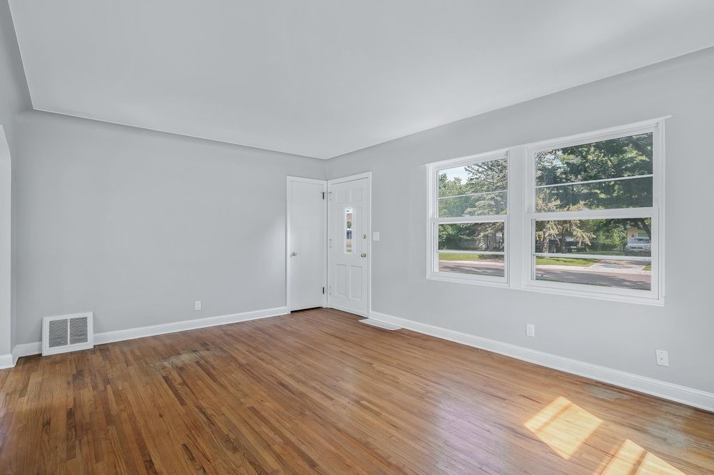6107 Bryant Avenue N, Brooklyn Center, MN 55430 — photo 4